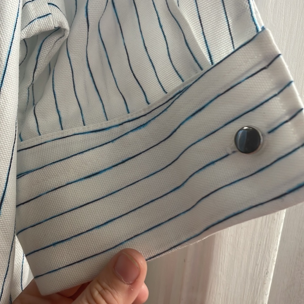 Carlisle Collection Like New White/Blue Pinstripe Button Down,Cufflings SIZE 2 - Picture 4 of 6